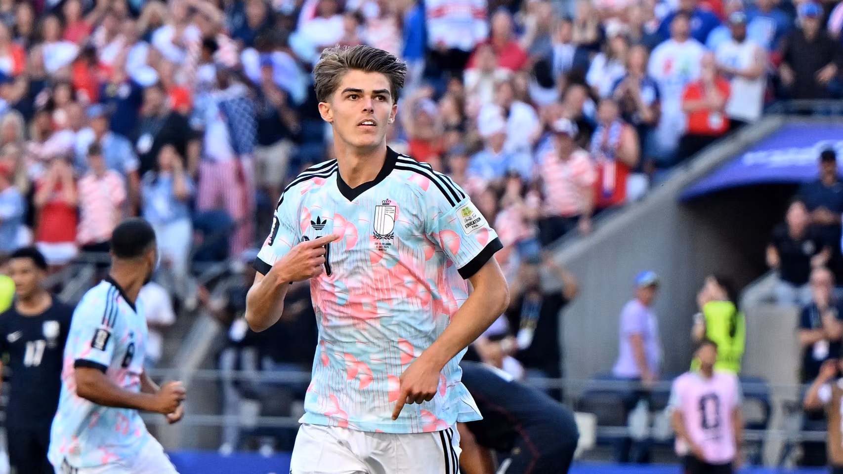 Charles De Keteleare celebra un gol contra EEUU.