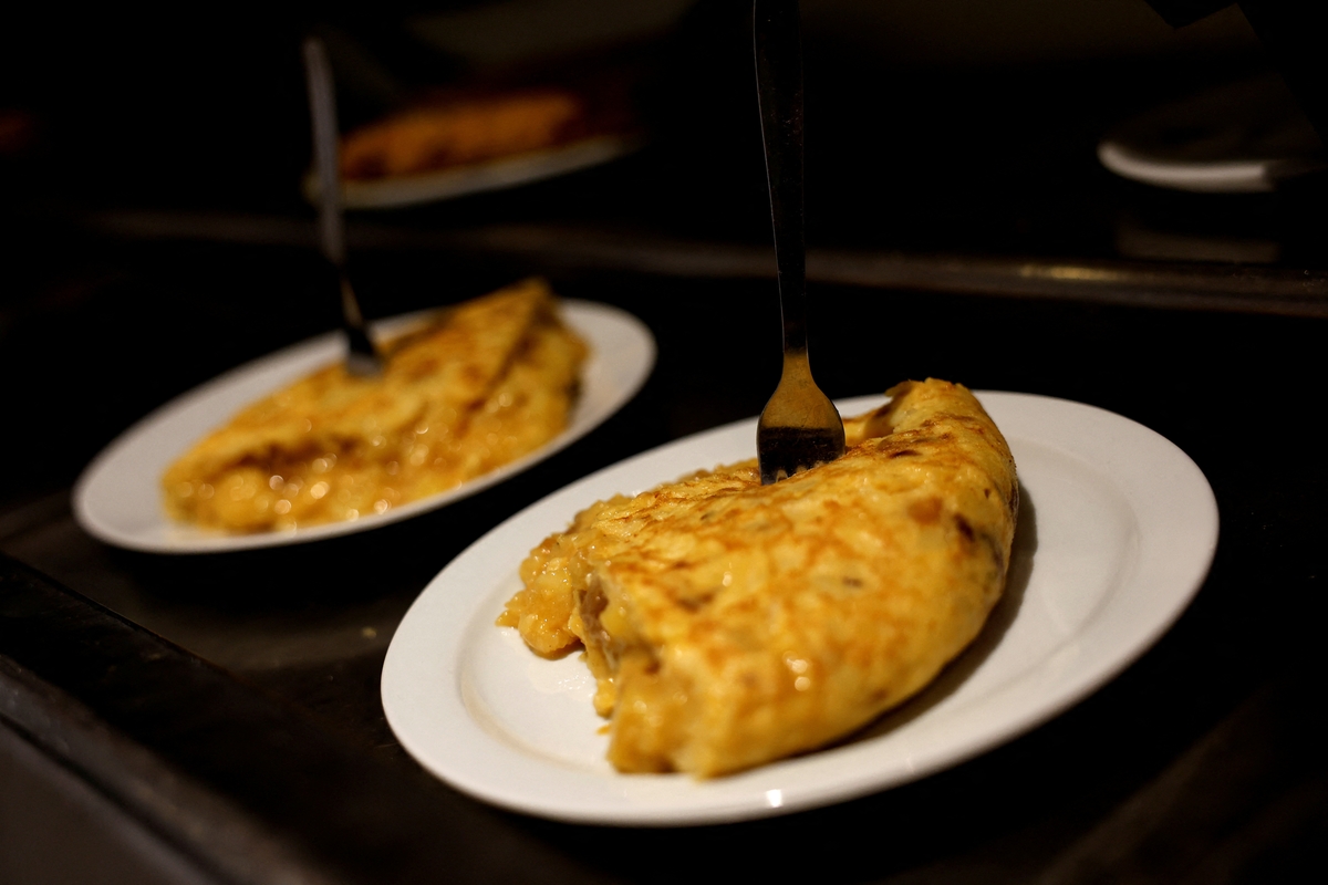 Una tortilla de patatas del restaurante madrileño Casa Dani, a 3 de octubre de 2024. (Reuters/Susana Vera)