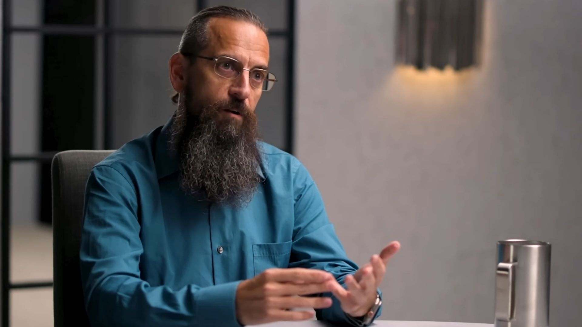 Roman Yampolskiy, experto en IA sobre el futuro del trabajo: "No hablamos de un 10% de paro, sino de un 99%"