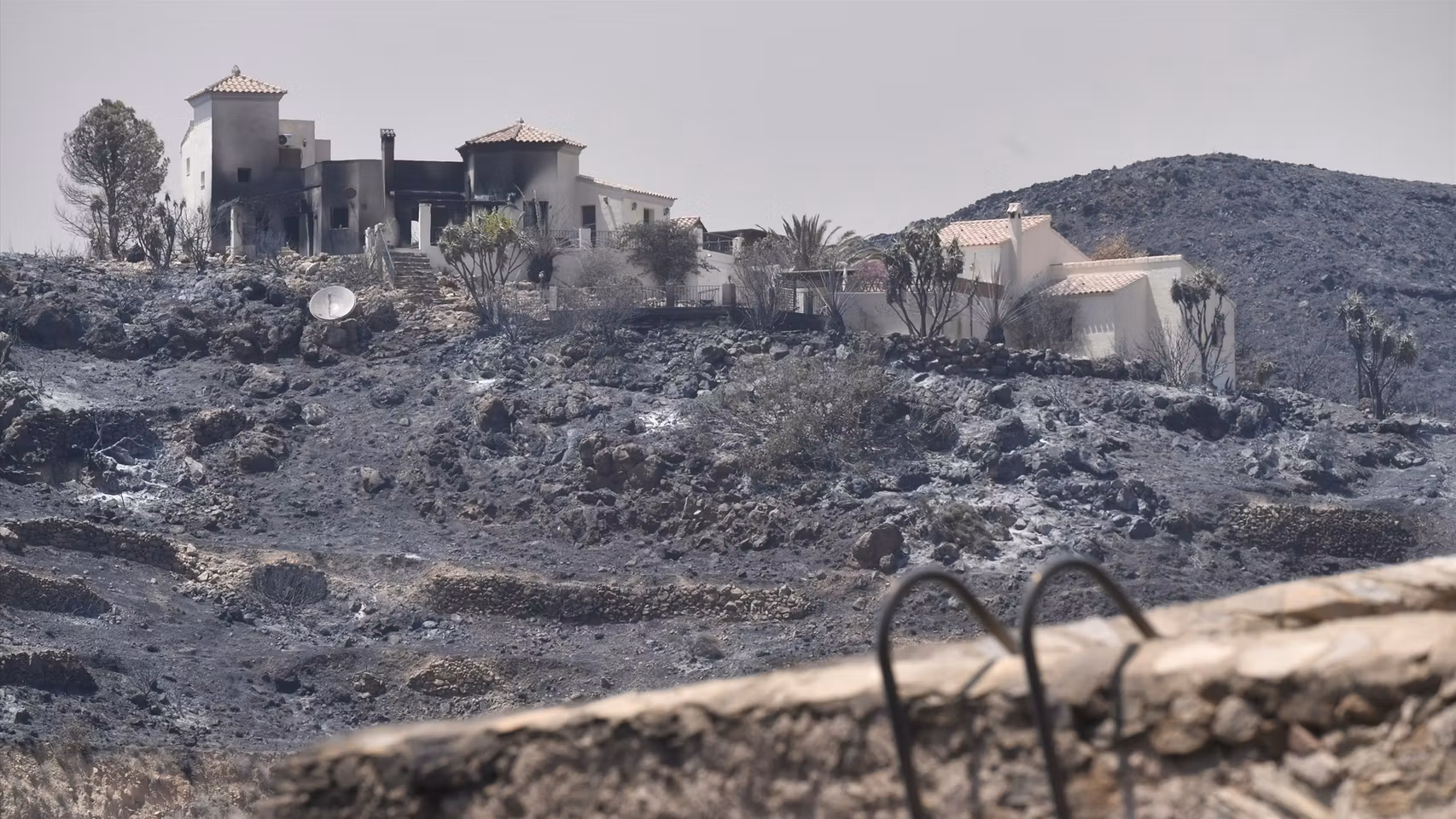 Una casa calcinada en el incendio de Los Gallardos, Almería