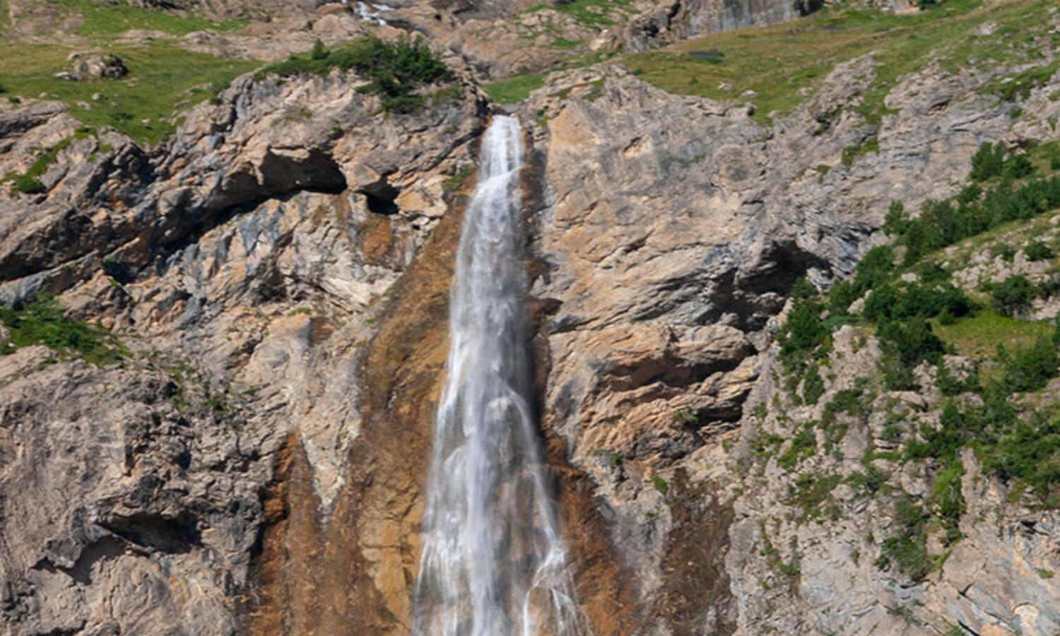 Foto: La ruta de senderismo sencilla con preciosas cascadas en Aragón. (Parque Nacional de Ordesa)