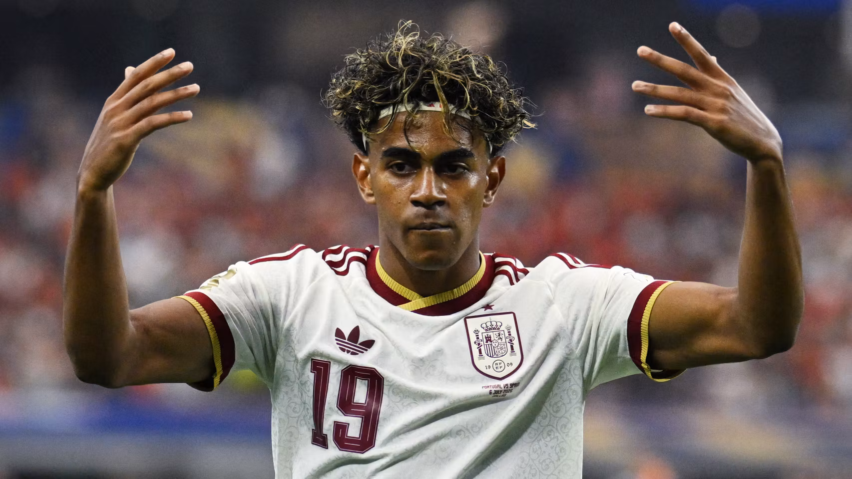  Lamine Yamal, jugador de la Selección Española , reacciona