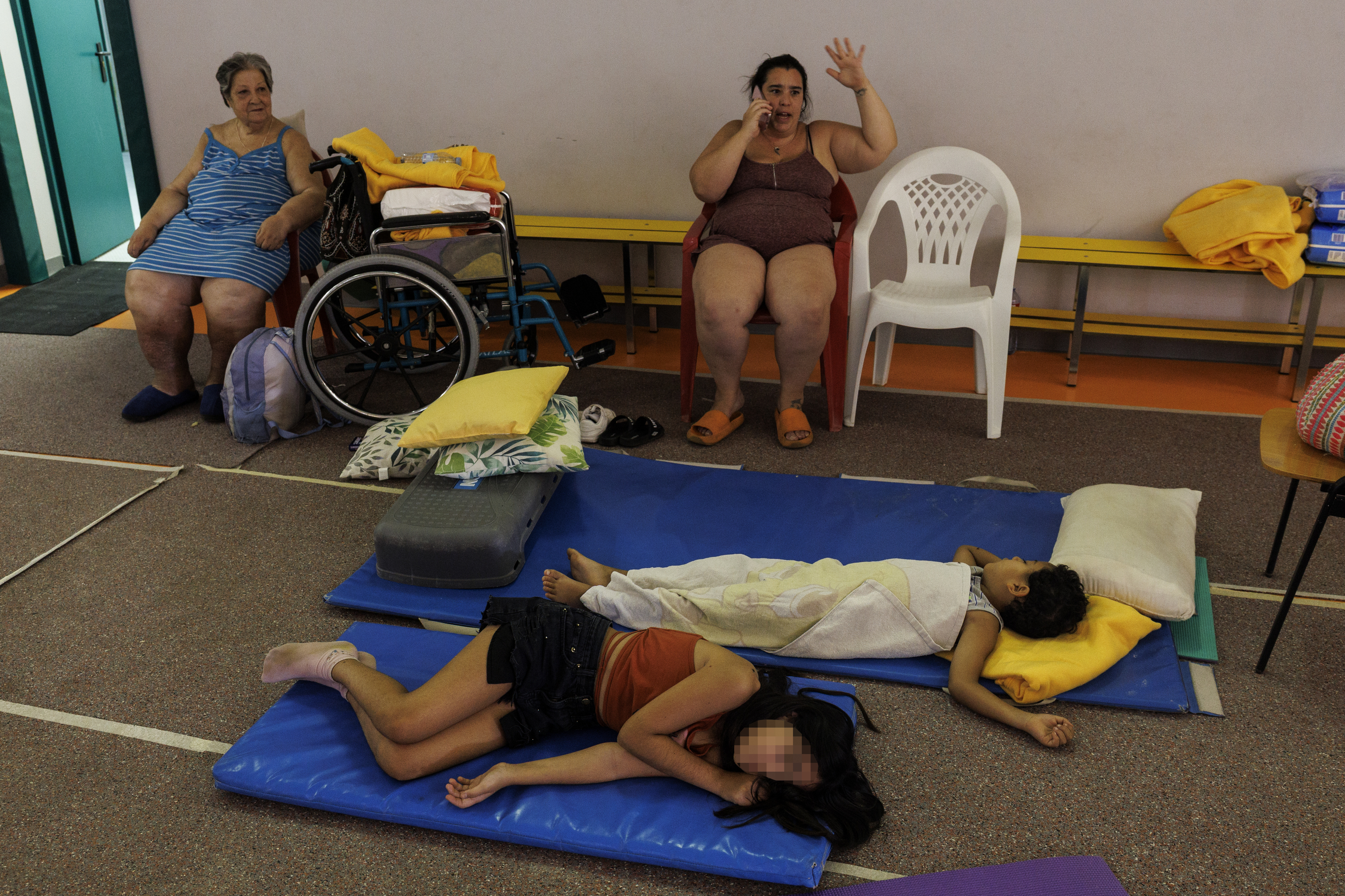 El polideportivo de Villamanta acoge a cerca de 1.000 evacuados por los incendios Son los vecinos de los municipios madrileños de Aldea del Fresno y Villa del Prado.