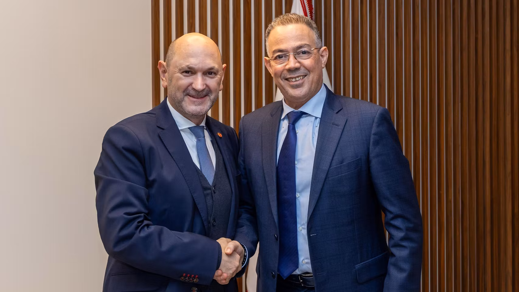 El presidente de la RFEF, Rafael Louzán, y el presidente de la Federación Marroquí de Fútbol, Fouzi Lekjaa.