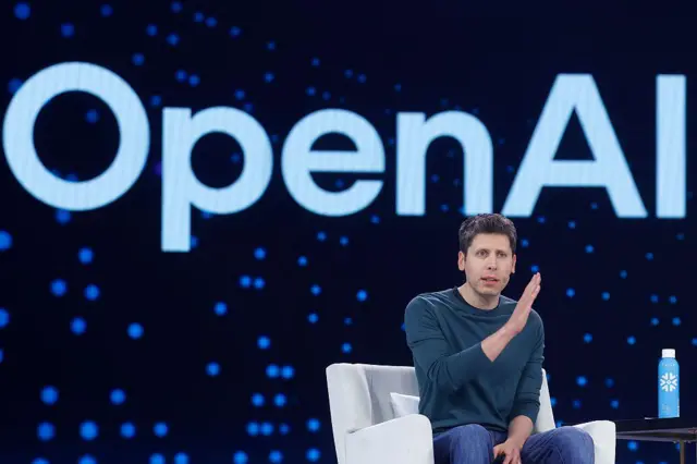 Sam Altman, CEO de OpenAI, interviene durante el Snowflake Summit 2025 en el Moscone Center, el 2 de junio de 2025, en San Francisco, California.