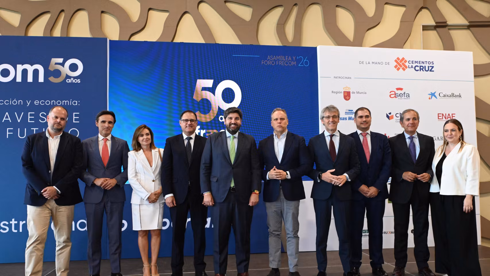 Foto de familia de la clausura de la Asamblea General de Frecom, celebrada con motivo del 50 aniversario de la federación.