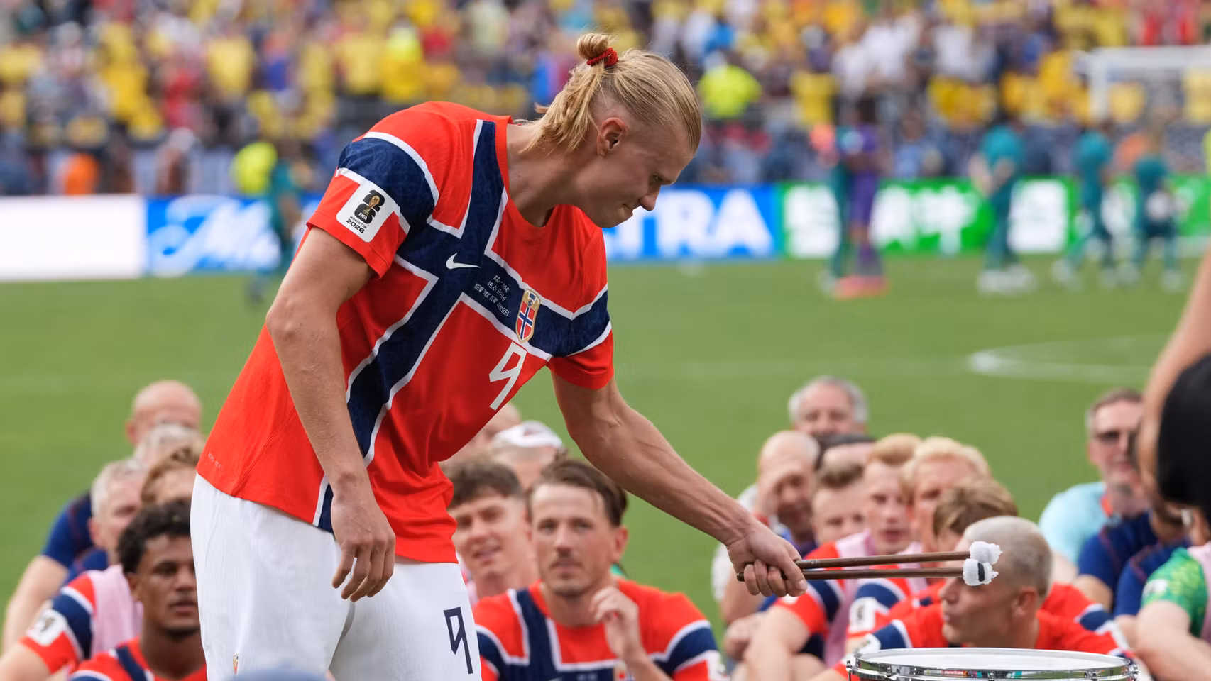 Haaland celebrando el pase a cuartos de final de Noruega en el Mundial.