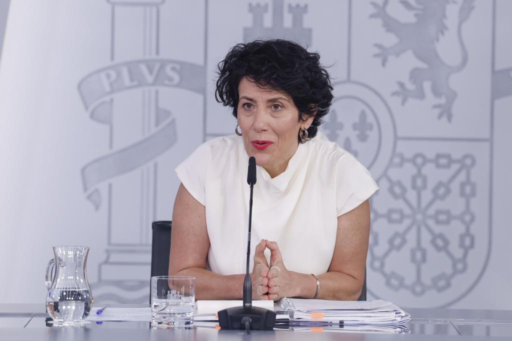 Elma Saiz, portavoz del Gobierno, en rueda de prensa tras el Consejo de Ministros.
