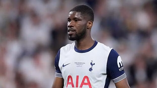 Danso, durante un partido con el Tottenham.