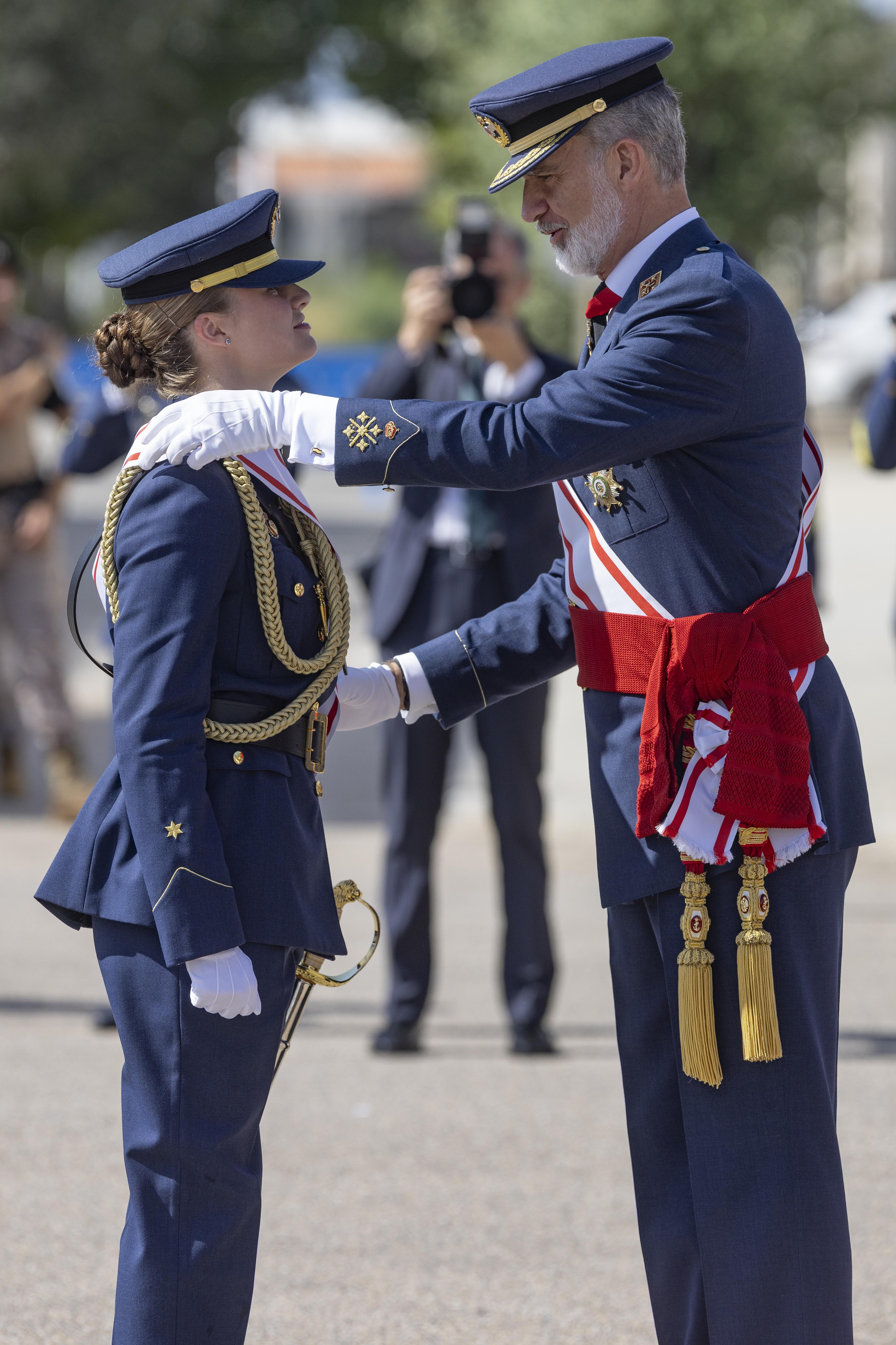 El rey Felipe VI entrega la Gran Cruz al Mérito Aeronáutico a la Princesa Leonor
