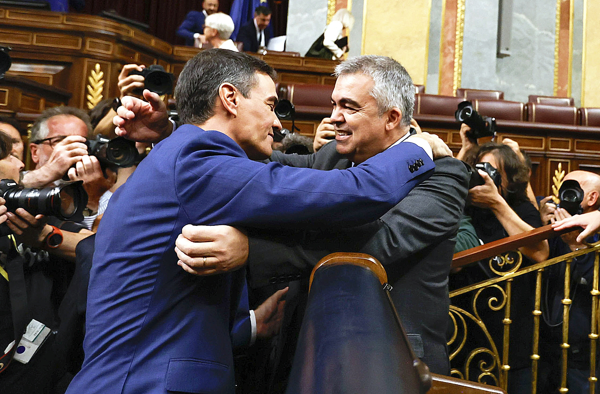 Pedro Sánchez y Santos Cerdán, en la sesión del Congreso de los Diputados del 16 de noviembre de 2023, cuando el primero fue elegido presidente del Gobierno