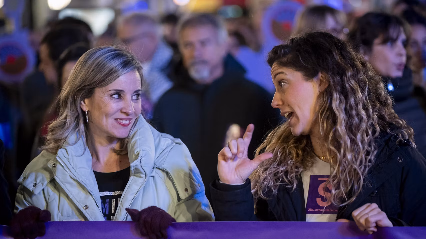 Verónica Martínez Barbero, próxima líder de Sumar, junto a Lara Hernández, coordinadora saliente. 
