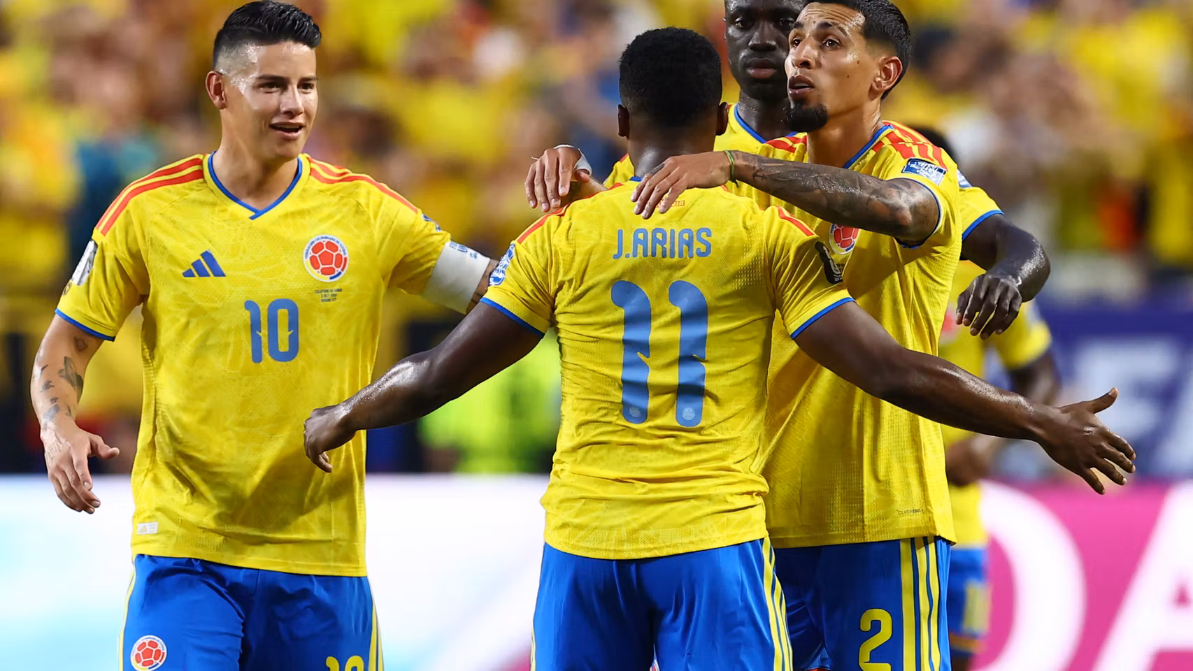 Los jugadores de Colombia celebran el gol de Jhon Arias ante Ghana.