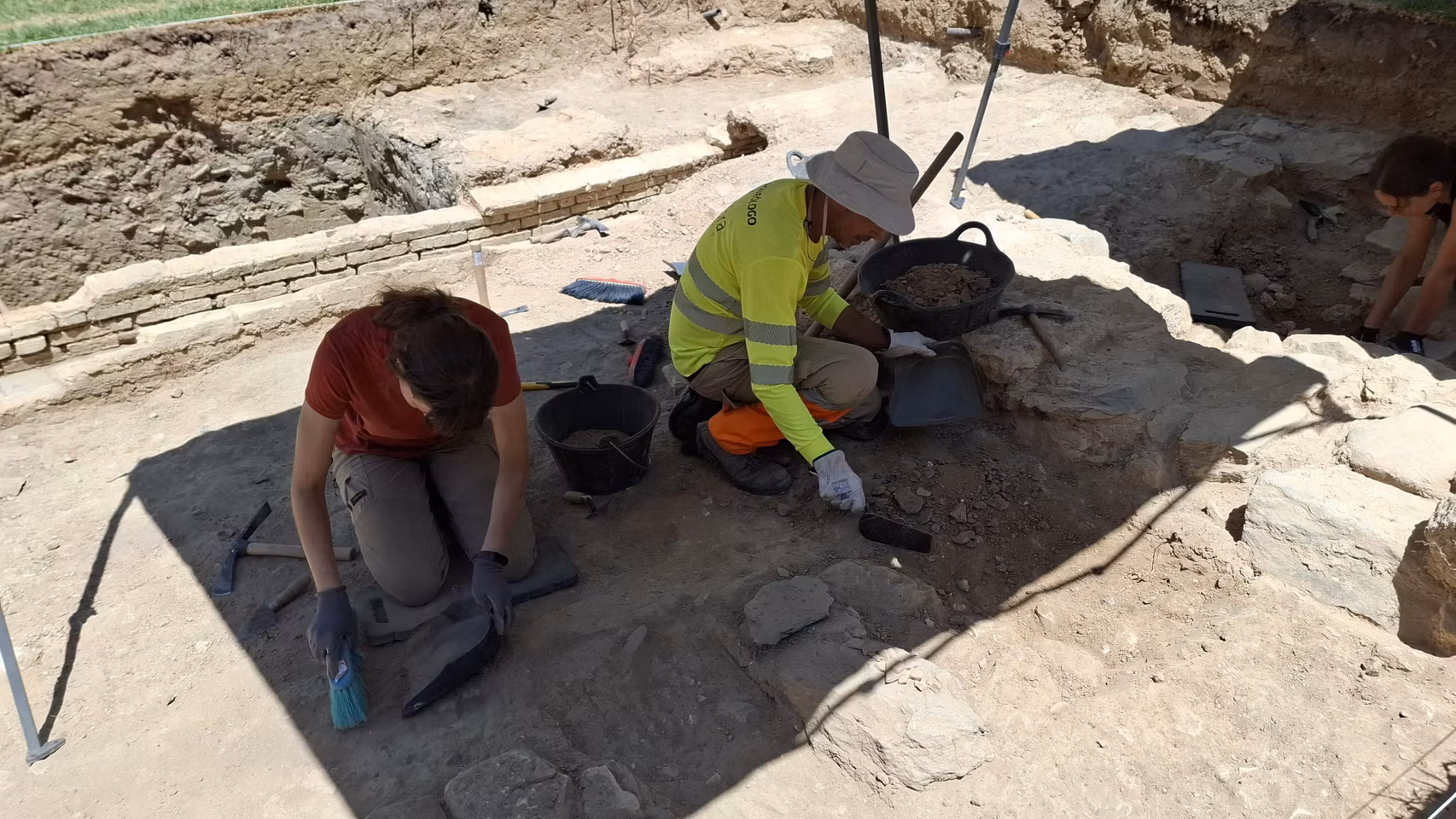 Excavaciones en la Plaza Arqueológica.