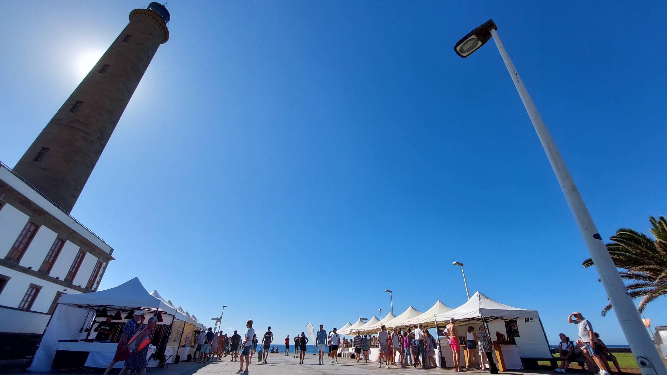 Mercado junto al Faro de Maspalomas. (Foto: cortesía)
