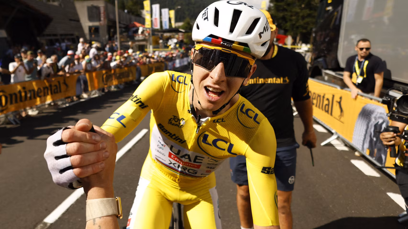 Tadej Pogacar celebra una de sus victorias en el Tour de Francia.