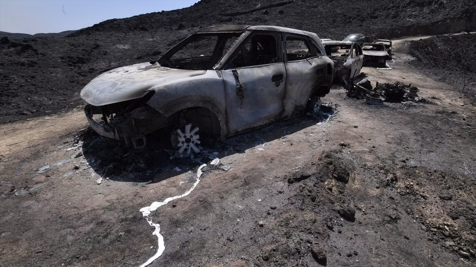 Coches calcinados en el incendio de Los Gallardos. 