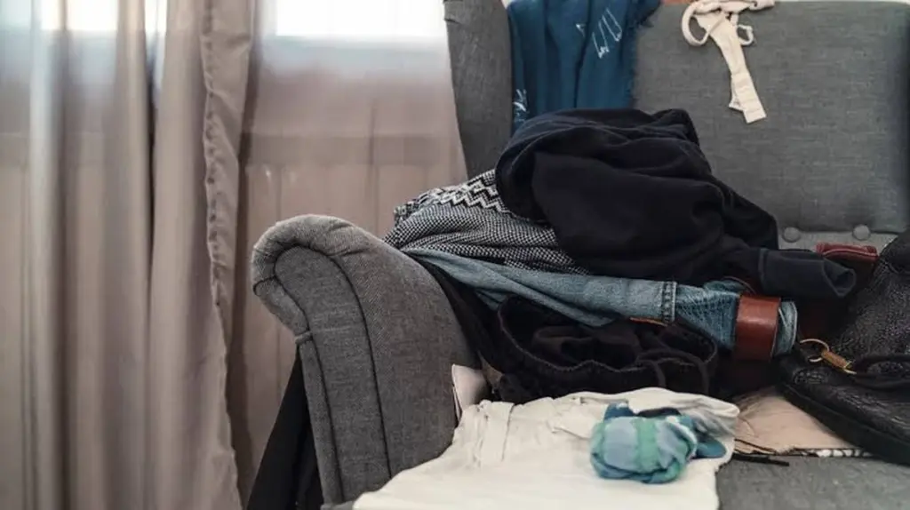Adiós a la silla de la ropa: Stéphanie Catanzano en Bonjour ! La Matinale TF1 revela su secreto
