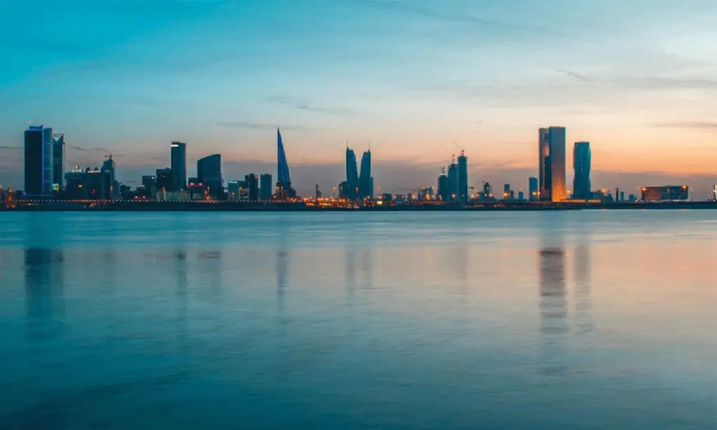 Adiós a las indemnizaciones: la polémica ley en el Parlamento de Bahrein para 2026