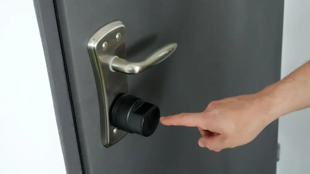 Adiós a las llaves: instalé la LockApp X de Rav-Bariach en 5 minutos y así cambió mi seguridad