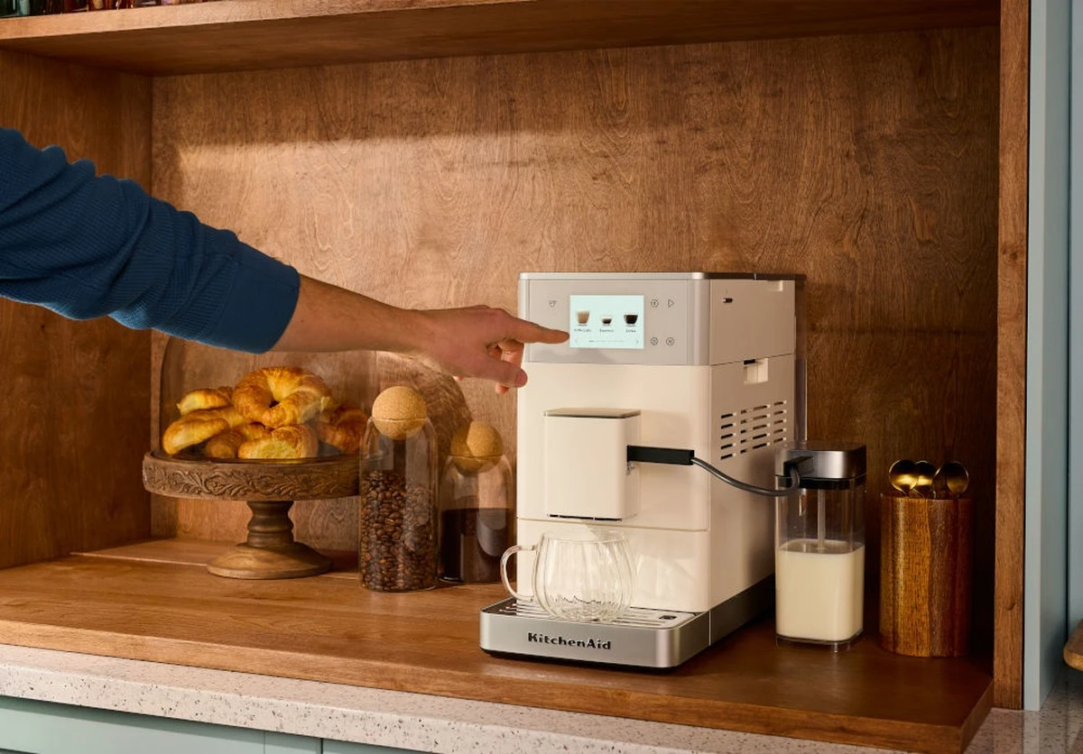 Adiós al café caro: la Petra 2 en 1 Iced Coffee Maker de Action - image 1