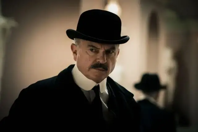 Sam Neill en "Peaky Blinders".
