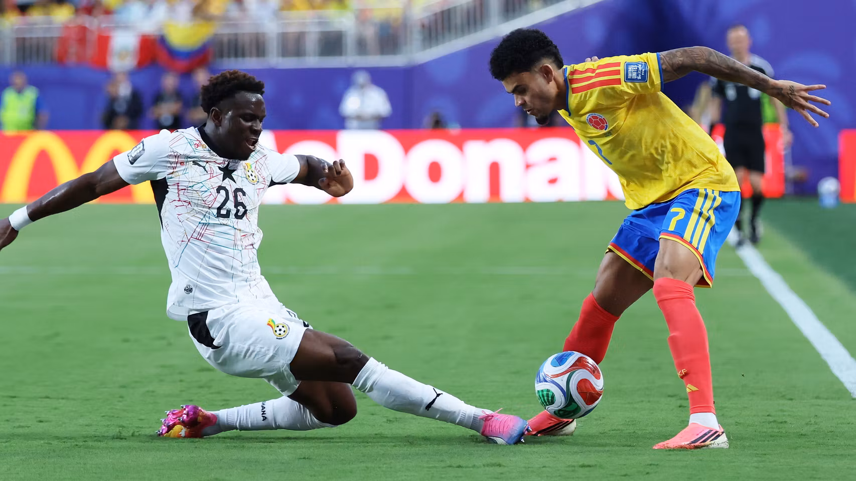 Luis Díaz, ante Senaya.