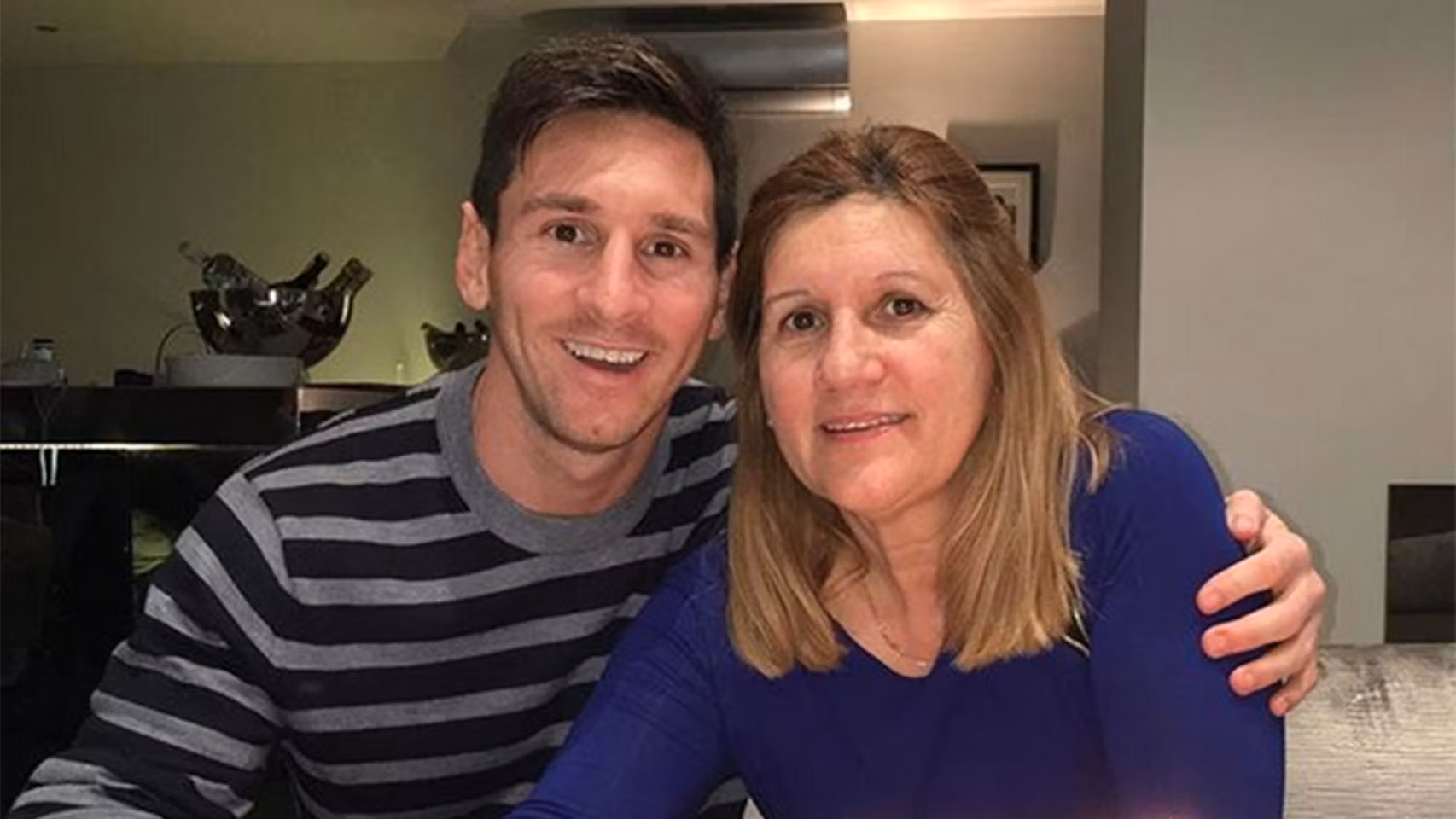 Leo Messi, junto a su madre.