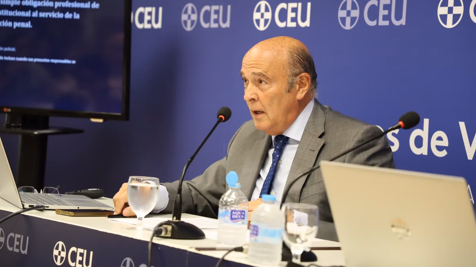 Diego Pérez de los Cobos, durante los cursos de verano del CEU | María Cristina, donde habló del peligro de las interferencias orgánicas de la política en las investigaciones judiciales llevadas a cabo por la Policía Judicial.