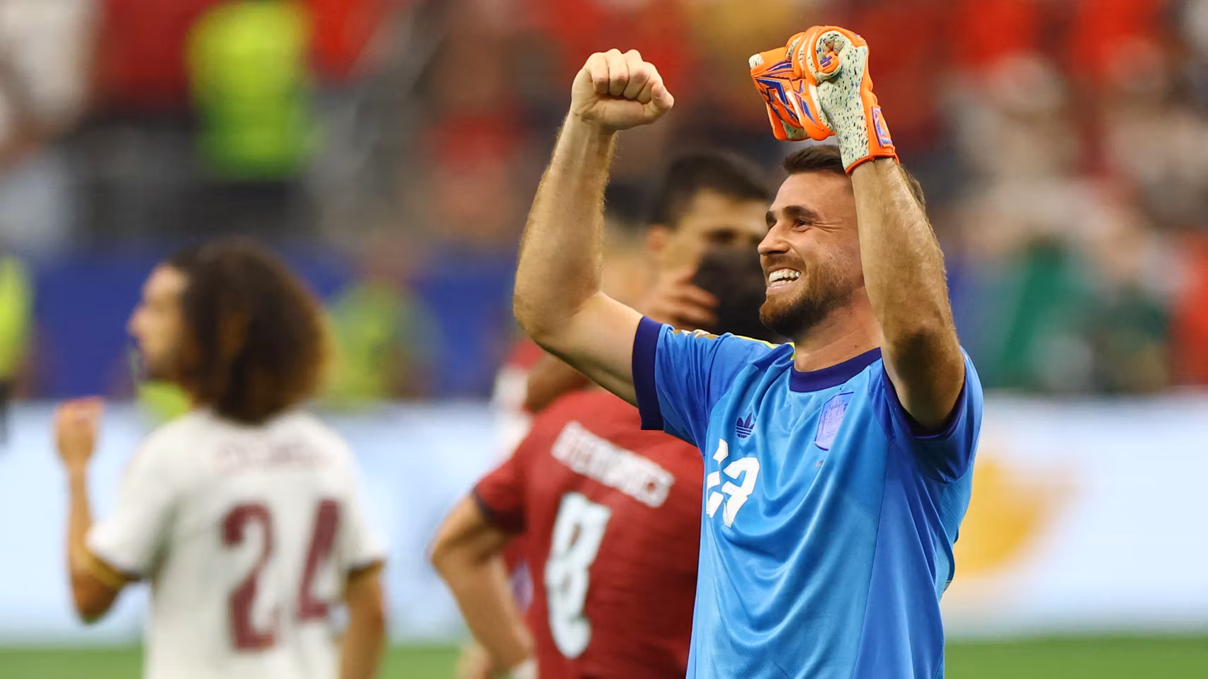 Unai Simón, celebrando la victoria contra Portugal.