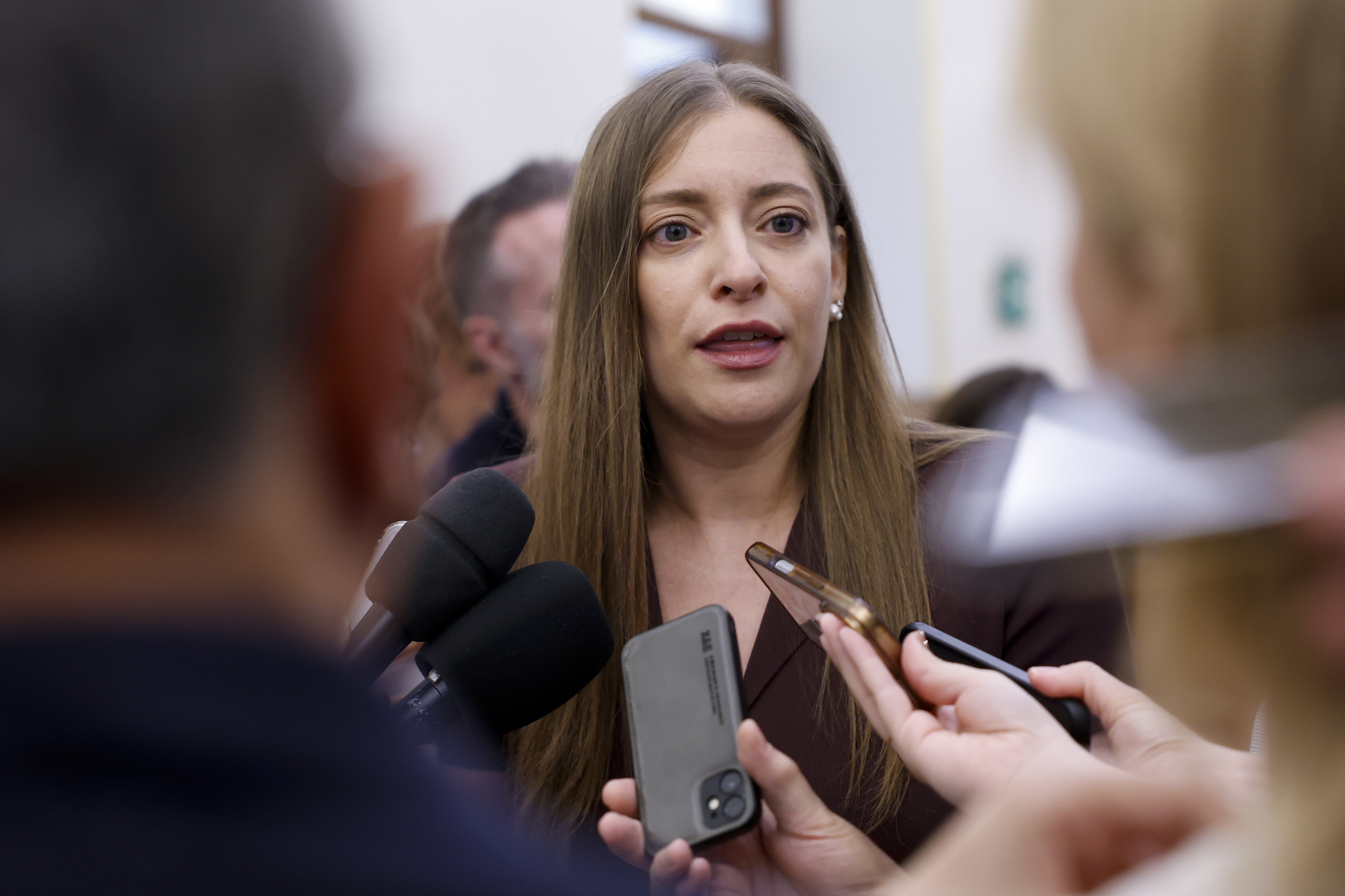 La portavoz del PP en el Congreso, Ester Muñoz, este jueves en los pasillos de la Cámara Baja