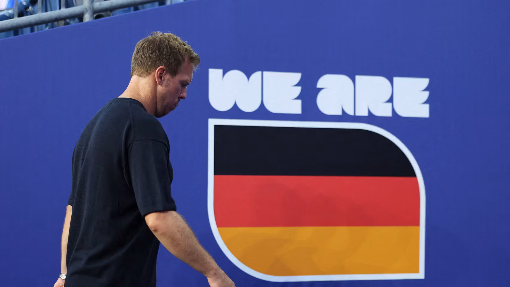 Nagelsmann abandona el Boston Stadium tras caer ante Paraguay.