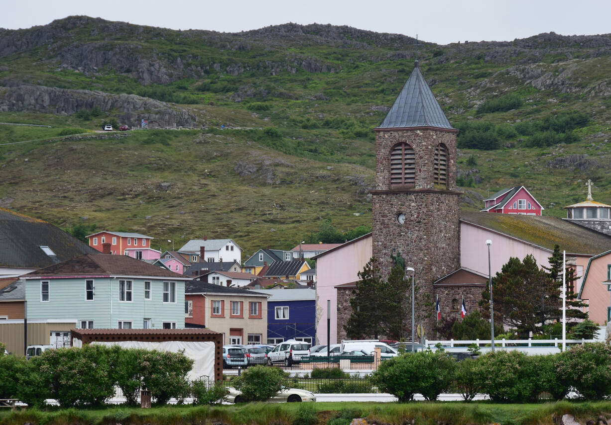 Foto: Vista del monumento que da la bienvenida a este territorio francés de ultramar situado frente a las costas de Canadá. (iStock)
