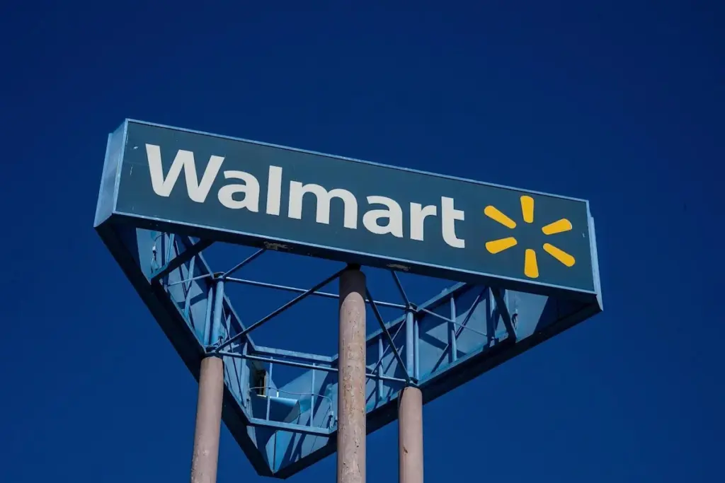 Coche bajo el sol: Walmart rebaja el Foroutia que evita daños por menos de 240€