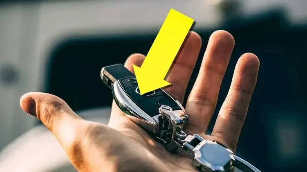 Coche sin batería en el mando: el sensor oculto para arrancar en 2 segundos