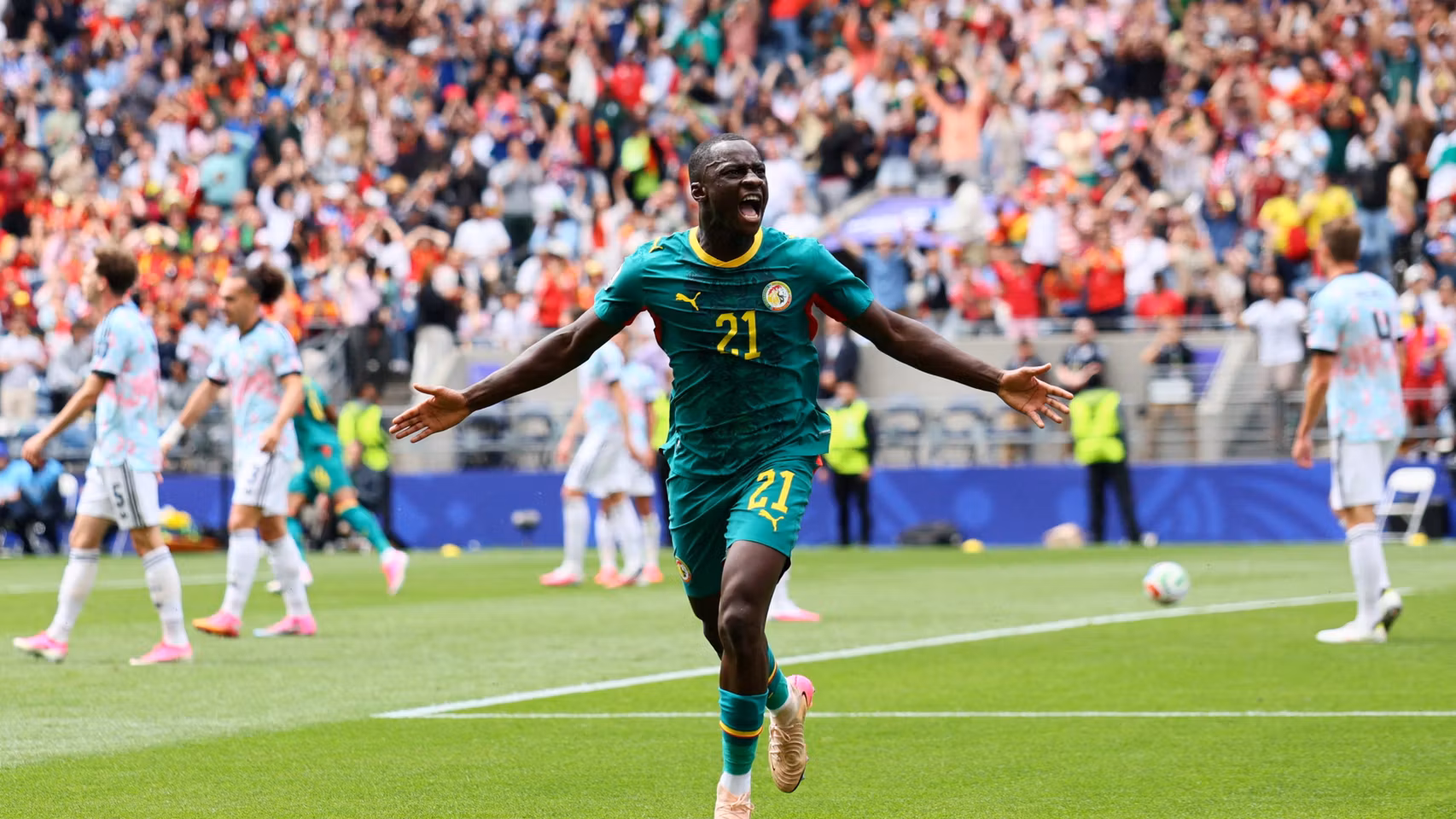 Diarra celebra su gol con Senegal ante Bélgica.