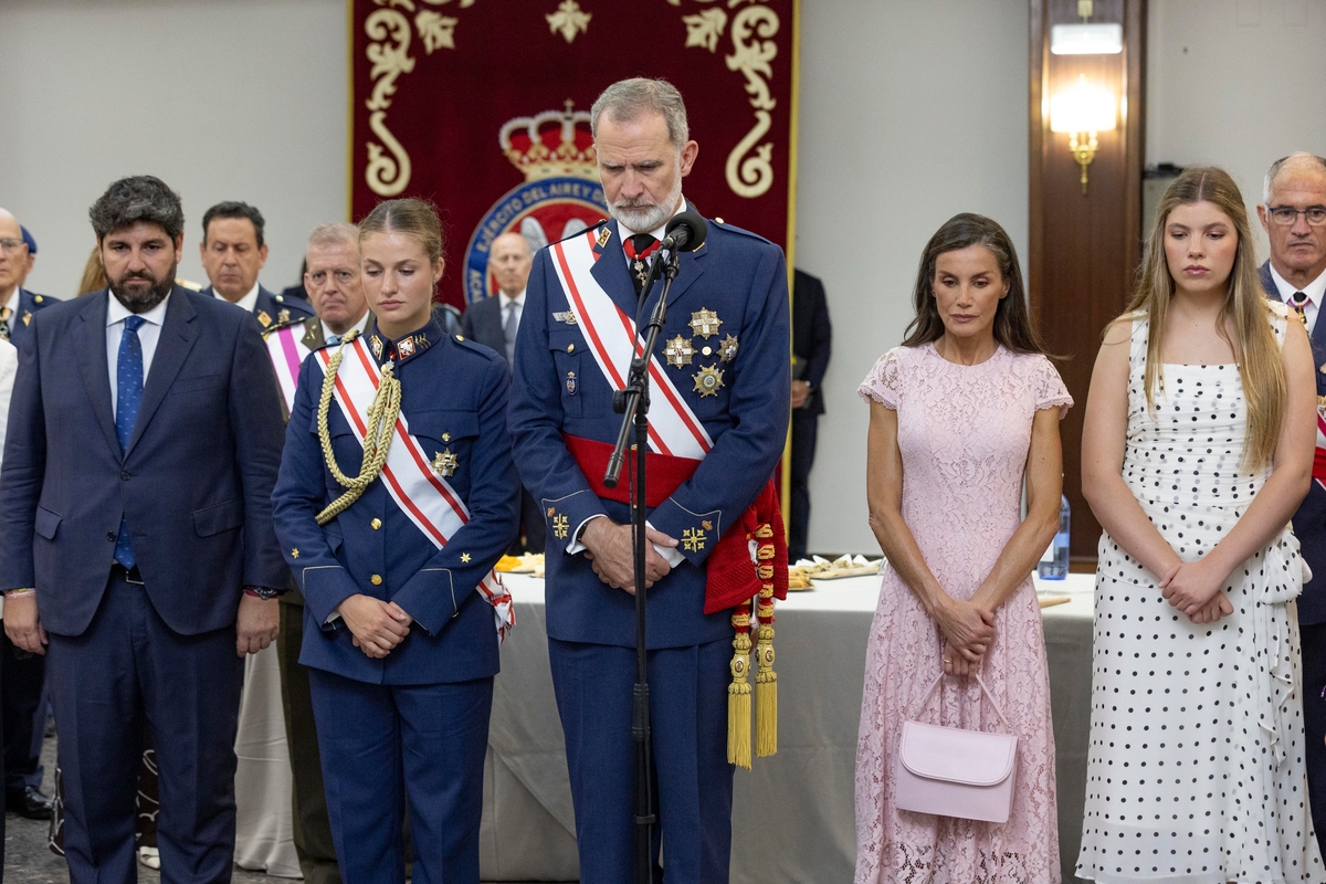 La reina Letizia y la infanta Sofía deslumbran en el gran día de la princesa Leonor (EFE)