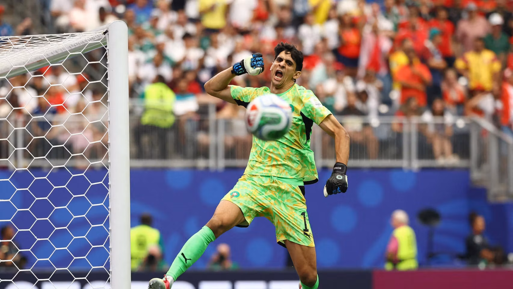 Yassine Bono, durante un partido de Marruecos.