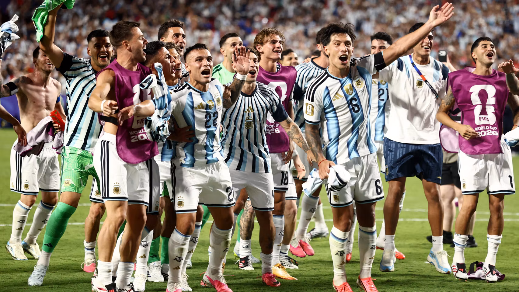 Los jugadores argentinos celebran la victoria ante Suiza.