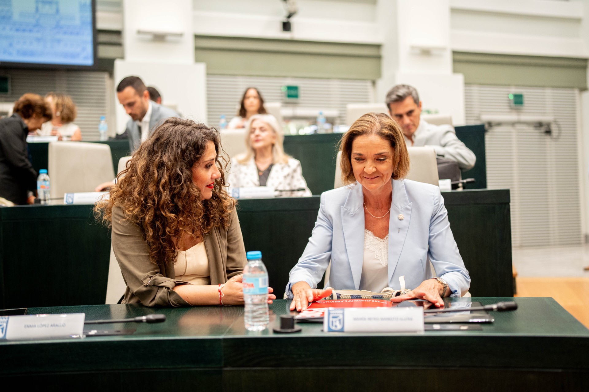Enma López y Reyes Maroto.