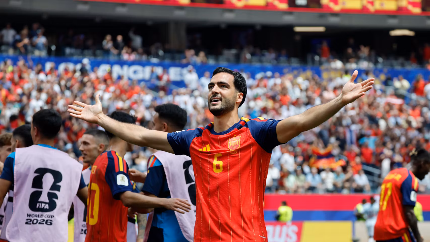 Mikel Merino celebra su gol contra Bélgica.