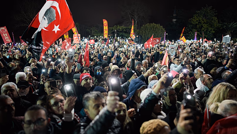 Supporters of Turkey's main opposition Republican People's Party or (CHP) listen to speeches during a rally, in Istanbul, 18 March, 2026.