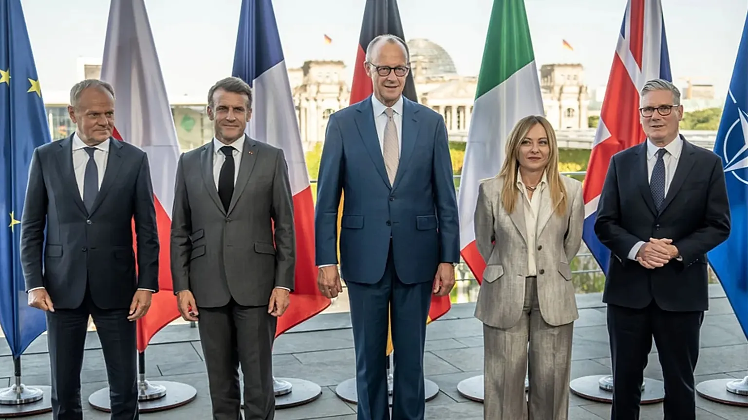 From right: UK PM Keir Starmer, Italian PM Giorgia Meloni, German Chancellor Friedrich Merz, French President Emmanuel Macron and Polish Prime Minister Donald Tusk, 24/06/26