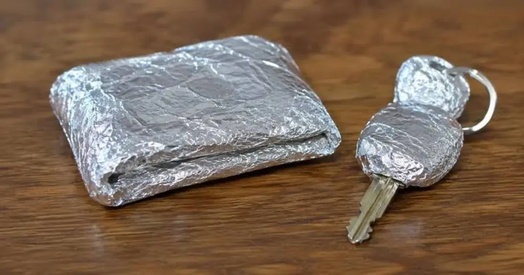 Evita robos: por qué envolver tus llaves del coche con papel de aluminio
