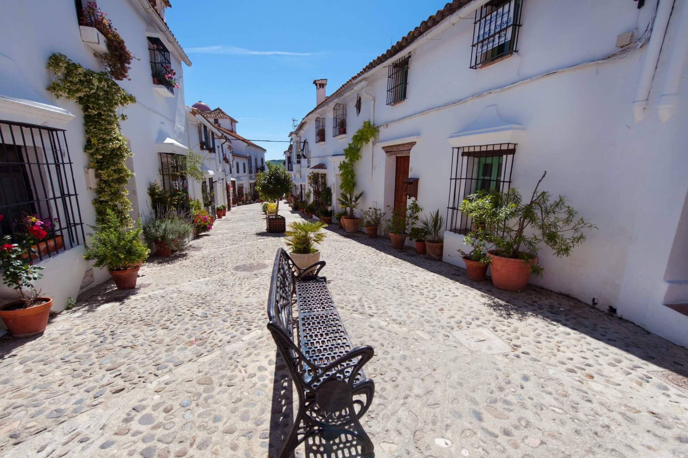 Foto: El pueblo blanco de Cádiz cuyo casco antiguo es BIC. (Turismo de Cádiz)