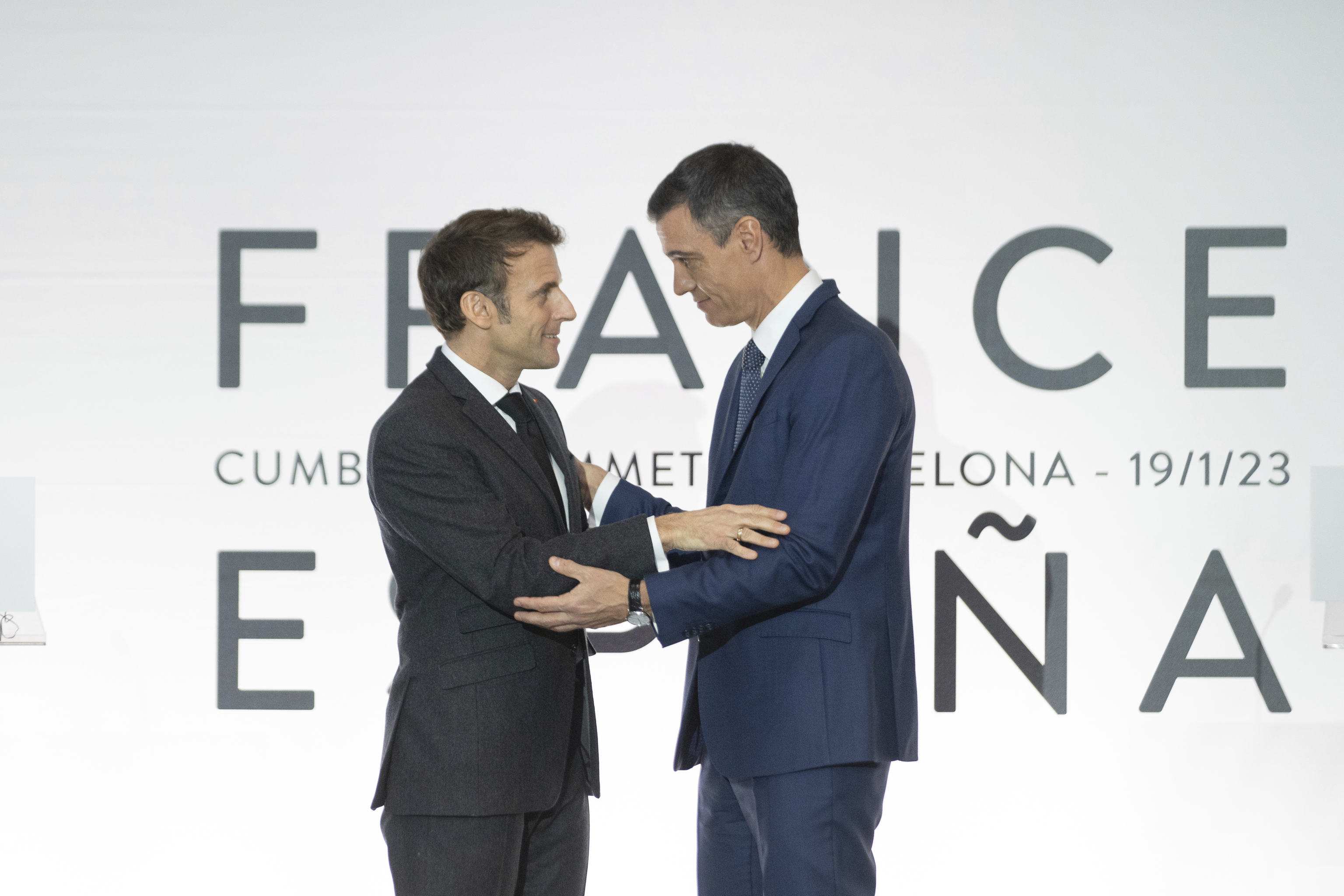 Pedro Sánchez y Emmanuel Macron tras la firma de un Tratado de Amistad entre Francia y España en febrero de 2023.
