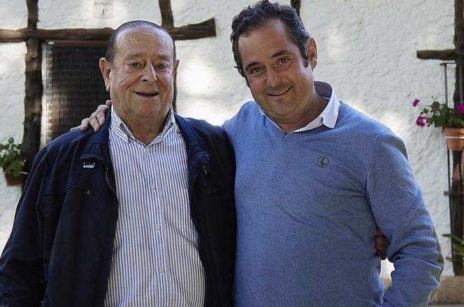 Luis Sanz e Iván Sanz Cid, padre e hijo, en una imagen de archivo en Dehesa de los Canónigos.