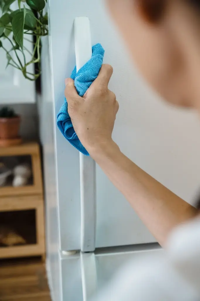 Factura de luz alta: el truco para saber si tu frigorífico y su compresor fallan