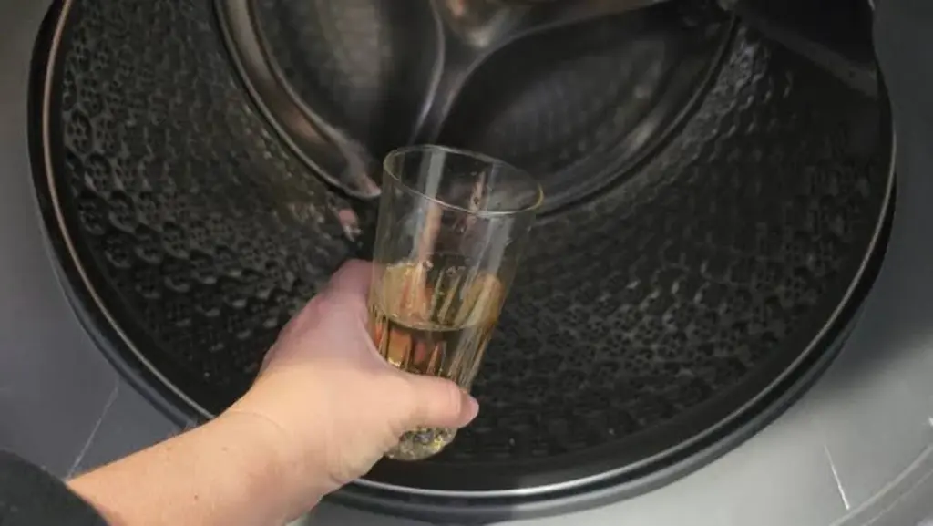 Mantenimiento de tu lavadora: el truco del vinagre para ahorrar un 30%