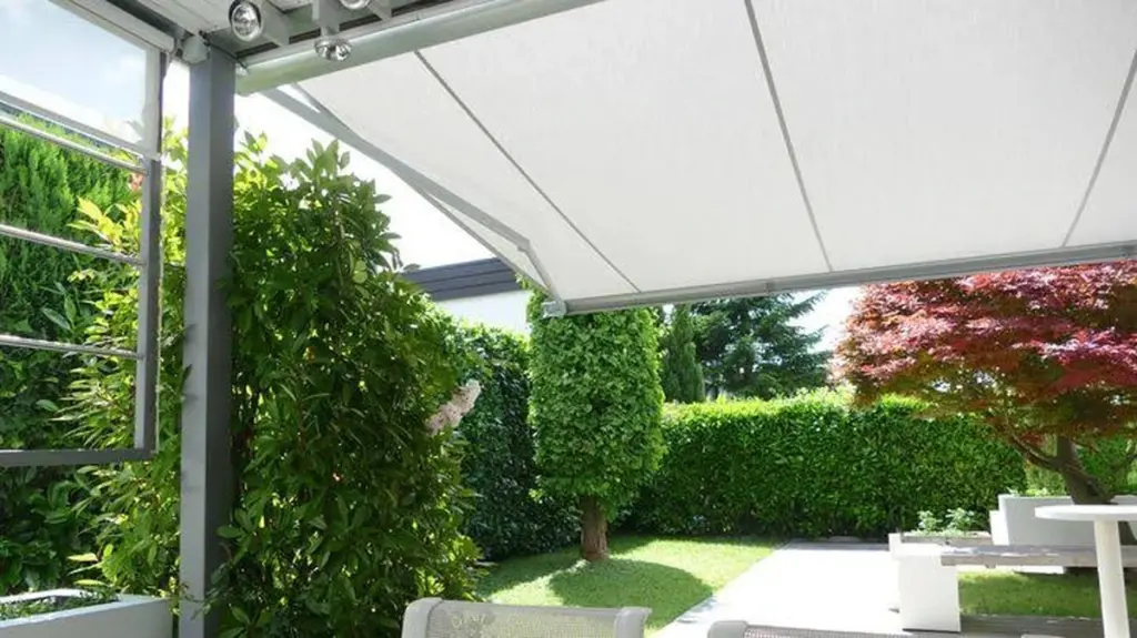 Multas en jardines: el límite del Código Civil de España a menos de 2 metros